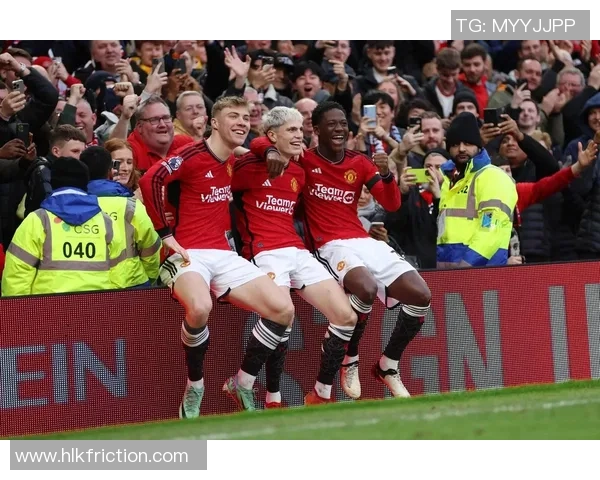 切尔西与曼联激战正酣即时比分更新及精彩瞬间回顾 切尔西与曼联激战正酣即时比分更新及精彩瞬间回顾