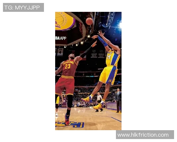 科比与詹姆斯后仰对决的传奇时刻与篮球艺术的完美结合 科比与詹姆斯后仰对决的传奇时刻与篮球艺术的完美结合