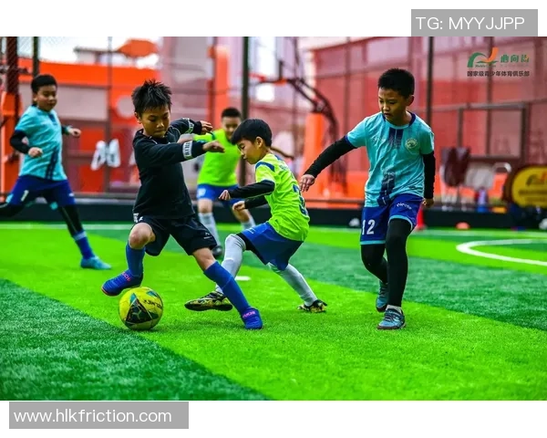 跟特队与基辅迪纳摩的激烈对决展现足球魅力与团队精神